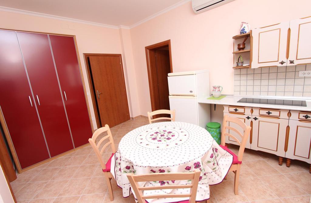 Apartments Casa Menis Rovinj Room photo